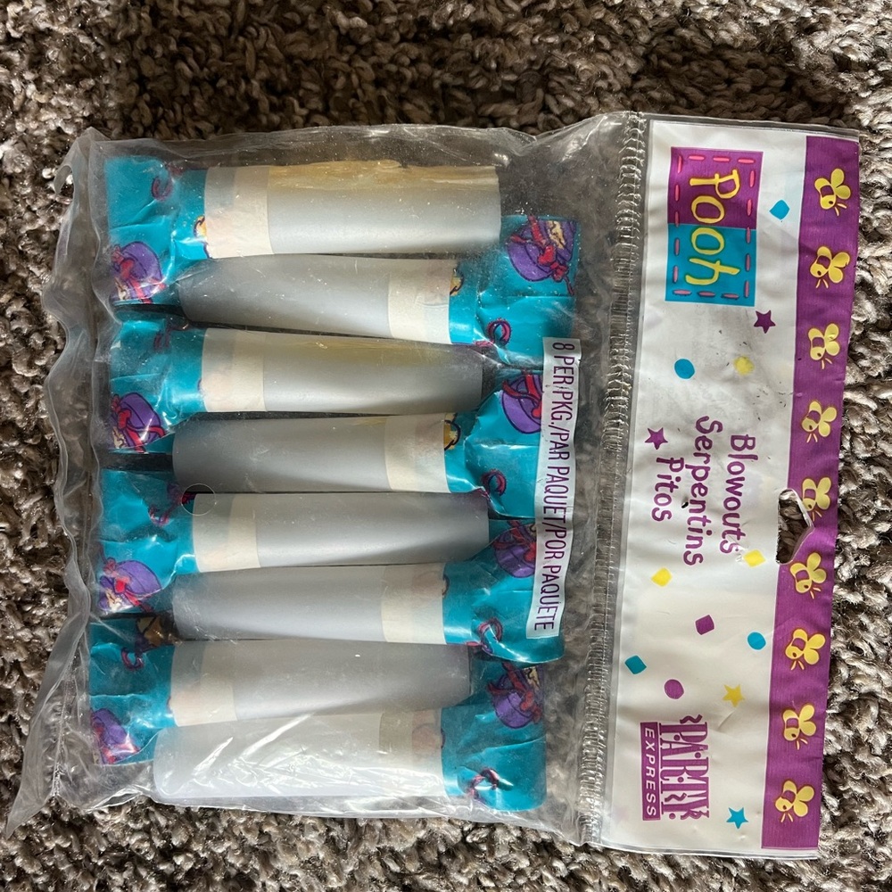 Vintage Pooh Party Blowouts - Blue and White